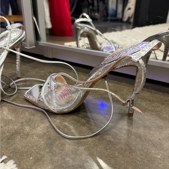 Vikki Metallic Leather Sandal - Picture 3 of 5